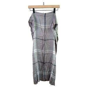 Liz Claiborne Scarf One Size Rayon Plaid Gray Lightweight Fall Soft Short